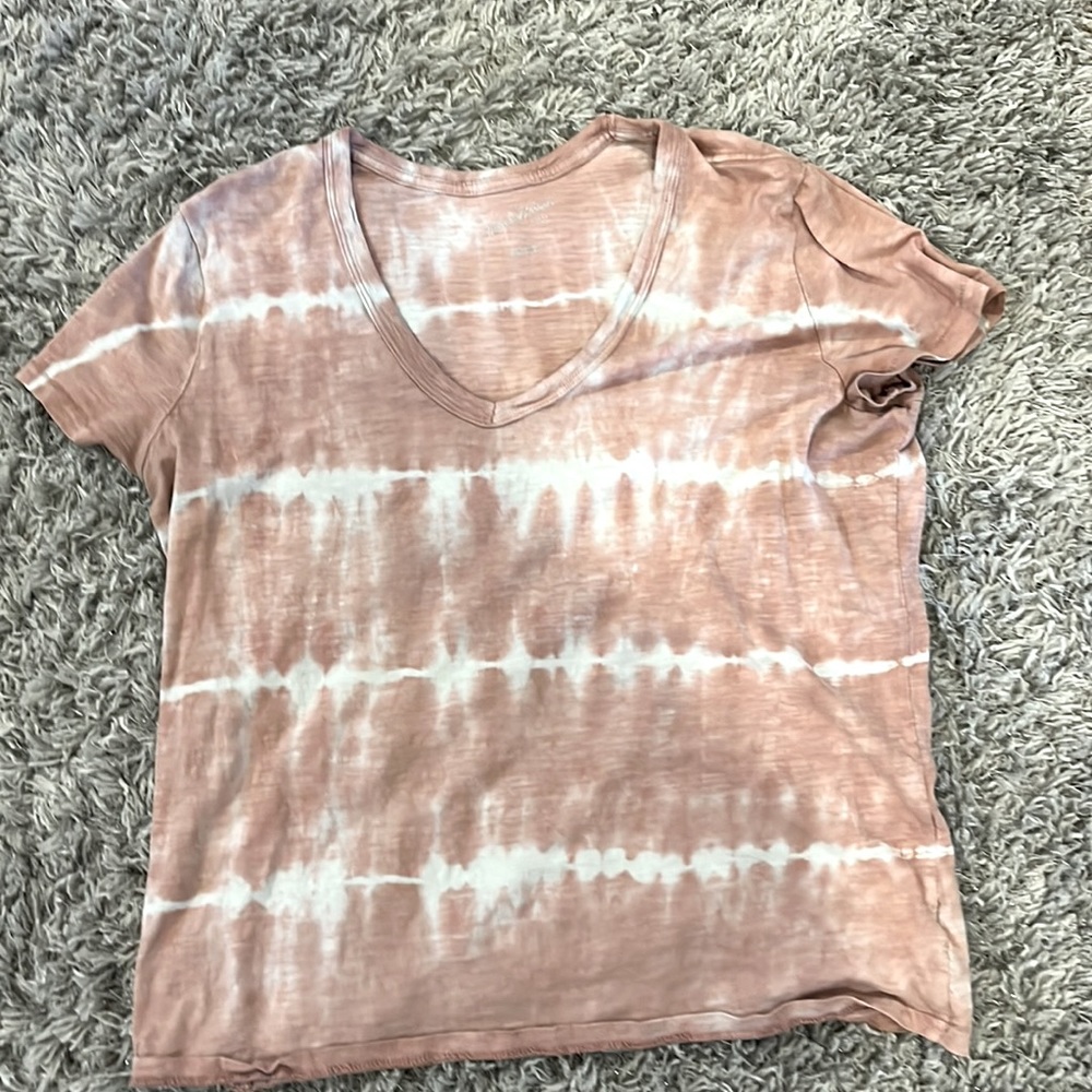 Women’s pink V-Neck shirt